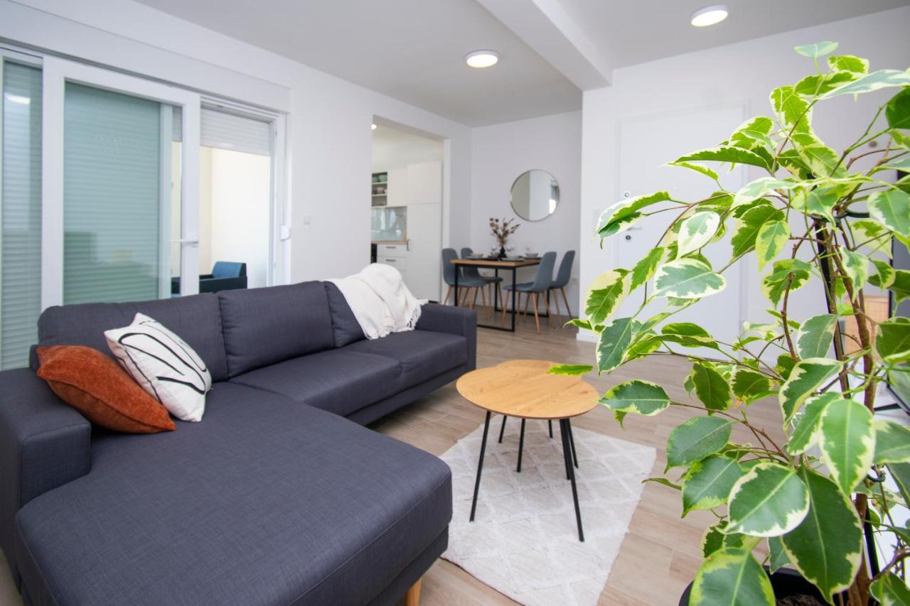 Pape Apartment